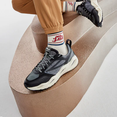 FILA Crypto Low 'Hitam Kelabu' F12M313101FBT Sizing FILA Crypto Low 'Hitam Kelabu' F12M313101FBT