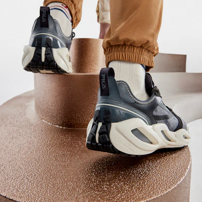 FILA Crypto Low 'Hitam Kelabu' F12M313101FBT 1