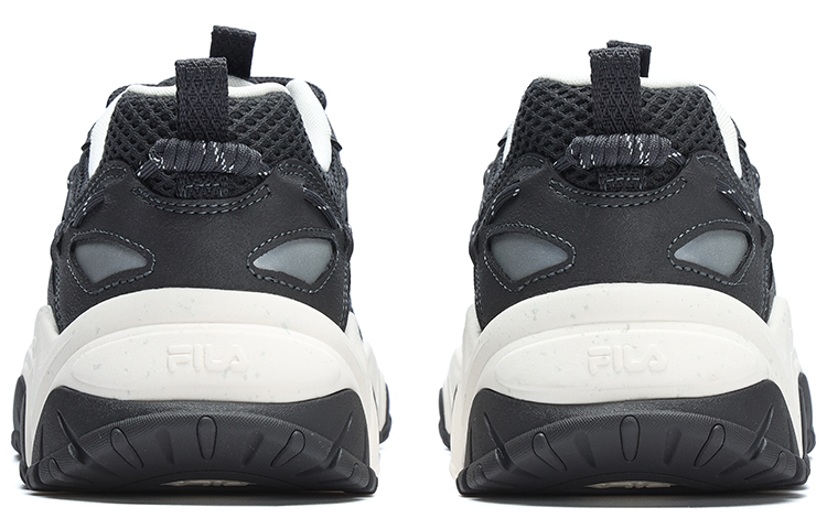 Shop 斐乐4代运动鞋 '黑色' F12M322107FFI