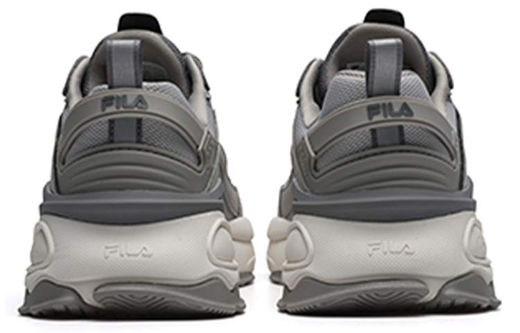 Shop Fila 斐樂 輕便減震休閒老爹鞋 灰色