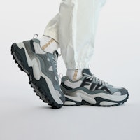 FILA ディスラプター LOW "南極グレー" (FILA Disruptor LOW "Nankyoku Grey") F12M331109FCD Sizing FILA ディスラプター LOW "南極グレー" (FILA Disruptor LOW "Nankyoku Grey") F12M331109FCD