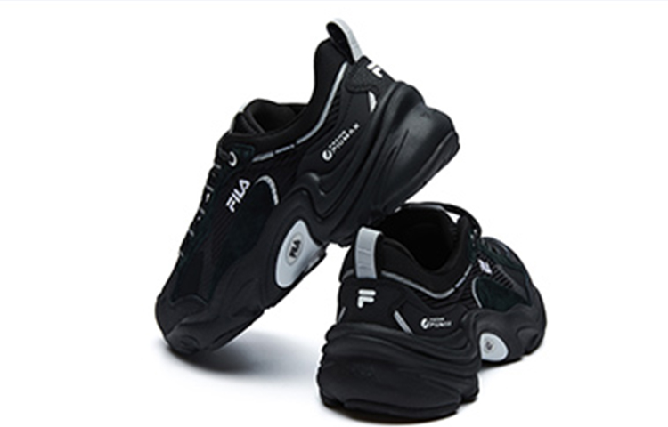 Shop Fila 斐樂 小豹系列 透氣舒適 低幫老爹鞋 黑色#送禮推薦
