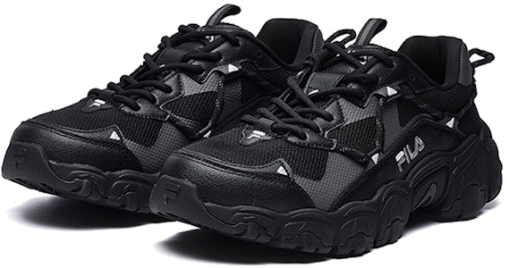 フィラ ディスラプターLOW "黒猫爪" (Fira Disuruputā LOW "Kuro Nekozume") F12M034129FBK Lookbook フィラ ディスラプターLOW "黒猫爪" (Fira Disuruputā LOW "Kuro Nekozume") F12M034129FBK