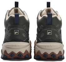 FILA斐樂 舒適 耐磨輕便 低筒 老爹鞋 男款 墨綠色 Shop FILA斐樂 舒適 耐磨輕便 低筒 老爹鞋 男款 墨綠色