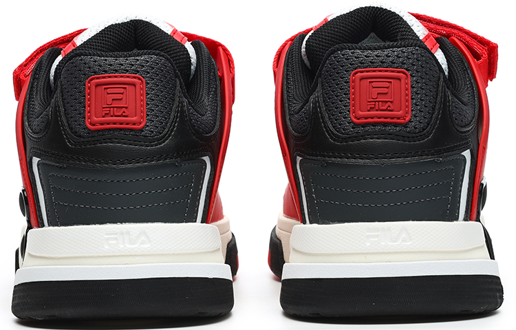 Shop FILA Doppio 'Merah' F12M241206FBF