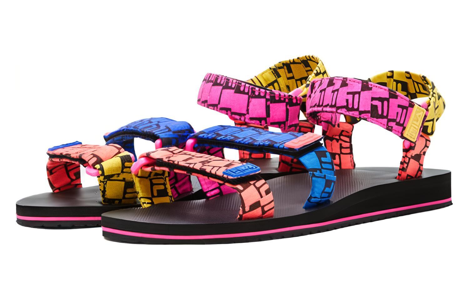 Lookbook FILA Drifter TS 'Bandana Hitam Merah Jambu' 1SM01574965