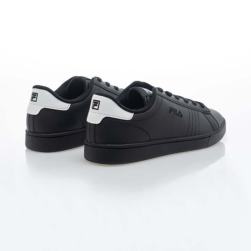 Lookbook 斐乐 Elite Court V4 运动鞋 F1-2354-001