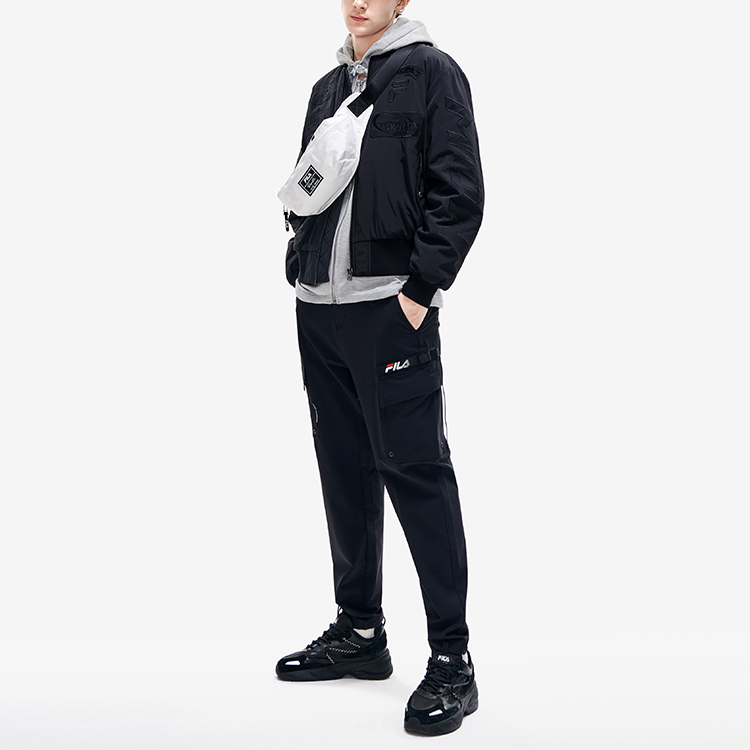 Sizing FILA 男士刺绣Logo冬季黑色飞行员夹克. F11M219901FBK