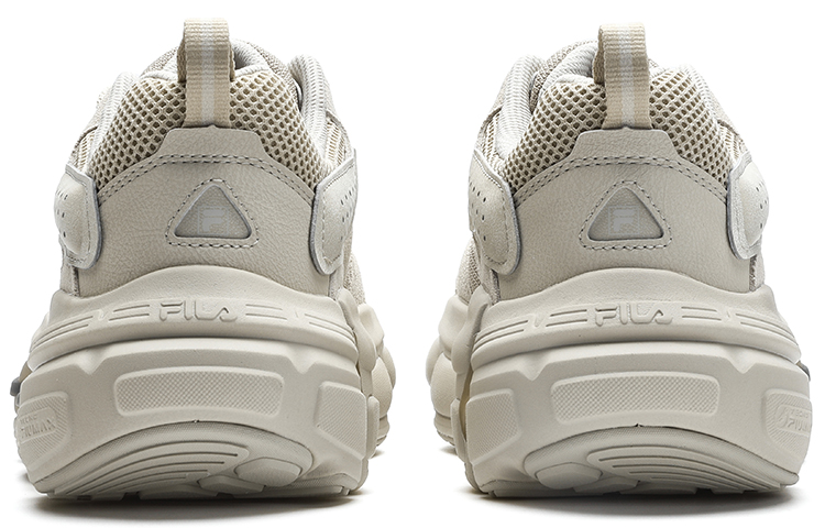 Shop フィラ ET ファッションスニーカー (グレー) F12M312120FSO