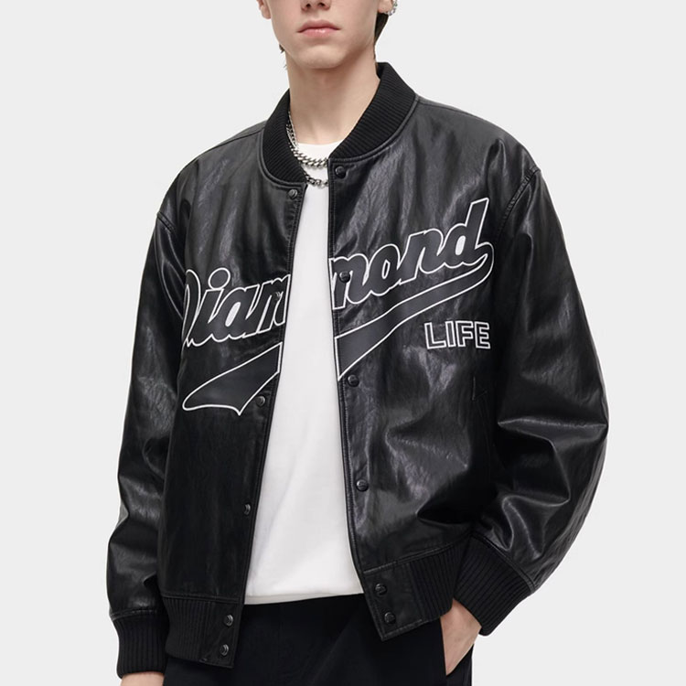 Lookbook FILA FUSION Jaket Baseball Hitam - Gaya Trendy dan Kasual. T11M412905F-BK