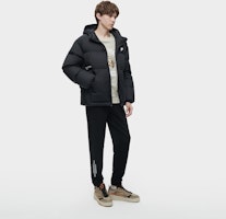 FILA Fusion Jaket Hitam Down - Stylish, Hangat, Hoodie Fit Santai. T11M345909F-BK Shop FILA Fusion Jaket Hitam Down - Stylish, Hangat, Hoodie Fit Santai. T11M345909F-BK