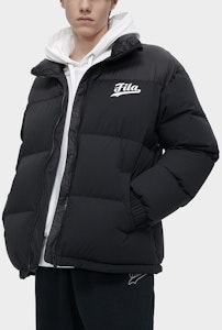 FILA Fusion Jaket Puffer Logo Hitam Berleher Tegak - Gaya Sukan. T11M342909F-BK Shop FILA Fusion Jaket Puffer Logo Hitam Berleher Tegak - Gaya Sukan. T11M342909F-BK