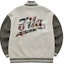 Lookbook FILA FUSION ルーズフィット ストライプ ベースボールジャケット カーキグレー T11M242702F-GY