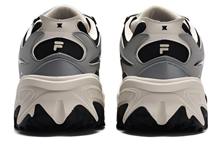 Shop FILA FUSION ANCERUS PLUS 运动鞋 '灰米色' T12M341601FBE
