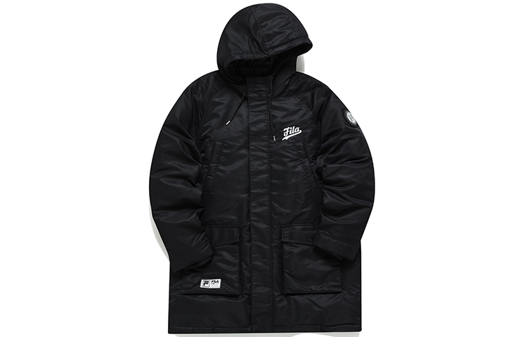 Lookbook FILA FUSION 棒球系列黑色圖案羽絨外套 – 保暖舒適版型. T11M142906F-BK