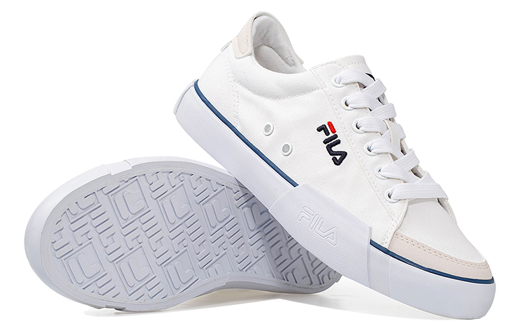 Shop 휠라 퓨전 블록 스케이트 슈즈 (화이트) T12M024402FWT