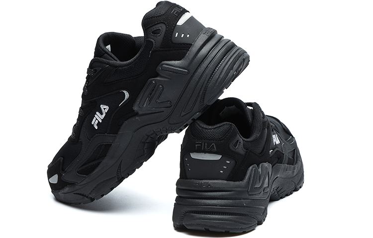 Shop 斐乐Fusion Catapult潮流运动老爹鞋黑色 T12M145214FBB