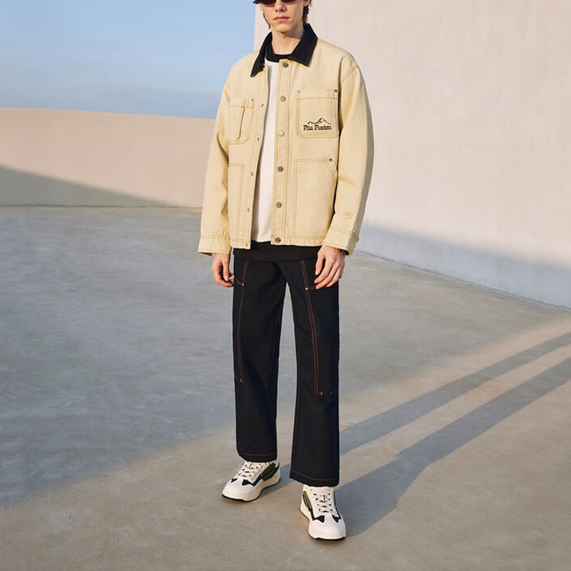 Shop FILA FUSION 拼色多袋工装外套 莫哈韦沙色 T11M413702F-LK