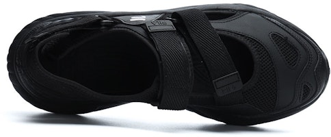 Sandal FILA FUSION Conch 'Hitam' T12M321401FBK Lookbook Sandal FILA FUSION Conch 'Hitam' T12M321401FBK