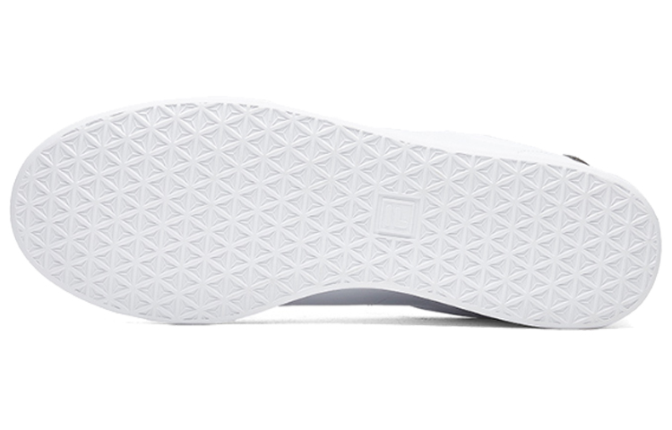 Shop FILA FUSION Fila Court Deluxe 'Putih Hitam' Sneakers T12M014302FWB