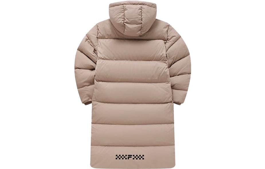 Lookbook FILA FUSION FOB系列防风保暖长款羽绒服 男女同款 暖棕色 T11U343905F-BN