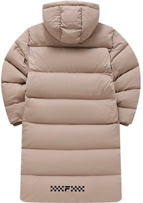 FILA FUSION FOB系列防风保暖长款羽绒服 男女同款 暖棕色 T11U343905F-BN Lookbook FILA FUSION FOB系列防风保暖长款羽绒服 男女同款 暖棕色 T11U343905F-BN