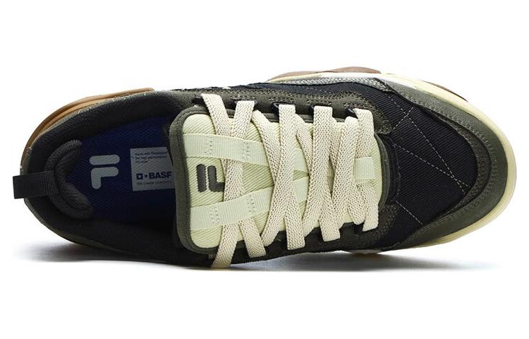 Shop FILA FUSION斐樂潮牌 斐樂潮牌 Kick 防滑耐磨輕便 低筒 滑板鞋 暗墨綠