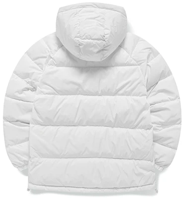 FILA FUSION字母印花宽松款羽绒夹克白色冬季男女同款. T11U141906FWT Lookbook FILA FUSION字母印花宽松款羽绒夹克白色冬季男女同款. T11U141906FWT