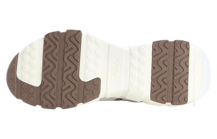 Shop FILA FUSION斐樂潮牌 戶外休閒 防滑耐磨 低幫 運動休閒鞋 男款 白灰