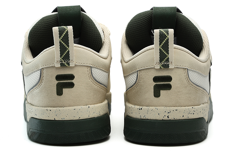 Shop FILA FUSION斐樂潮牌 舒適百搭 防滑耐磨 低幫 板鞋 男款 米色