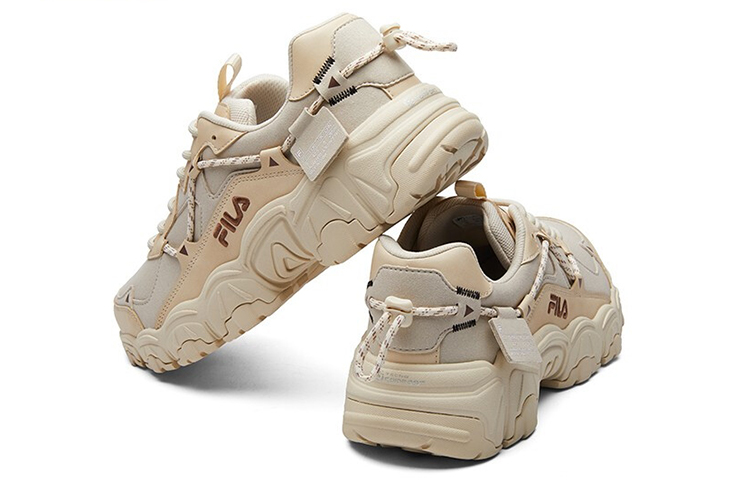 Shop FILA Fusion Baskets Basses Dad Shoe ''Beige Patte de Chat'' T12M115205FAG