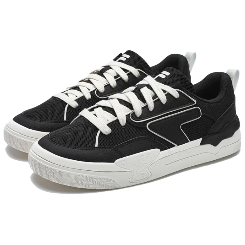 Shop FILA FUSION斐樂潮牌 MANUAL復古舒適 防滑耐磨 低幫 板鞋 男款 黑白