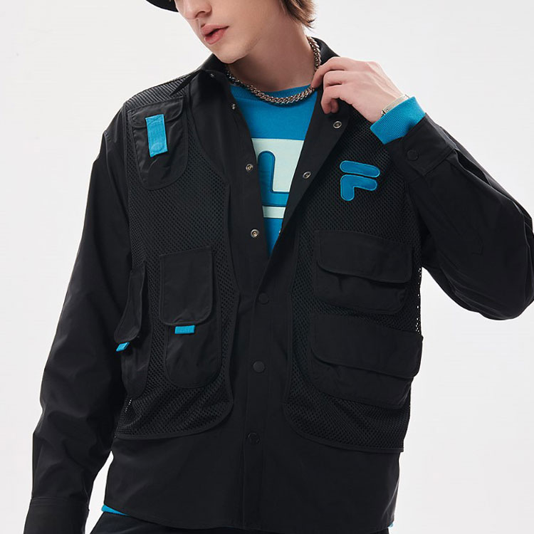 Shop FILA Fusion 户外多口袋夹克 黑色休闲外套 T11M133402F-BK