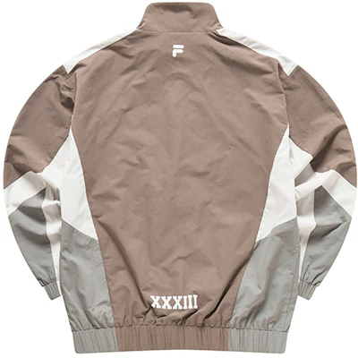 FILA FUSION 復古運動男裝深灰棕色拉鍊外套 T11M315704F-BN Lookbook FILA FUSION 復古運動男裝深灰棕色拉鍊外套 T11M315704F-BN