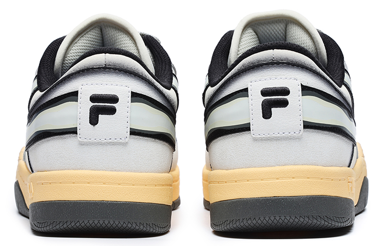 Shop FILA FUSION斐樂潮牌 T88 SKB 時尚休閒 低幫 板鞋 男款 古白