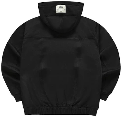 FILA FUSION 男女款純黑寬鬆拉鍊連帽外套 T11U413506F-BK Lookbook FILA FUSION 男女款純黑寬鬆拉鍊連帽外套 T11U413506F-BK