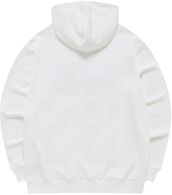 휠라 퓨전 화이트 후디 미니멀 레터 프린트 및 테니스 니트 디자인 T11M243206FWT Lookbook 휠라 퓨전 화이트 후디 미니멀 레터 프린트 및 테니스 니트 디자인 T11M243206FWT