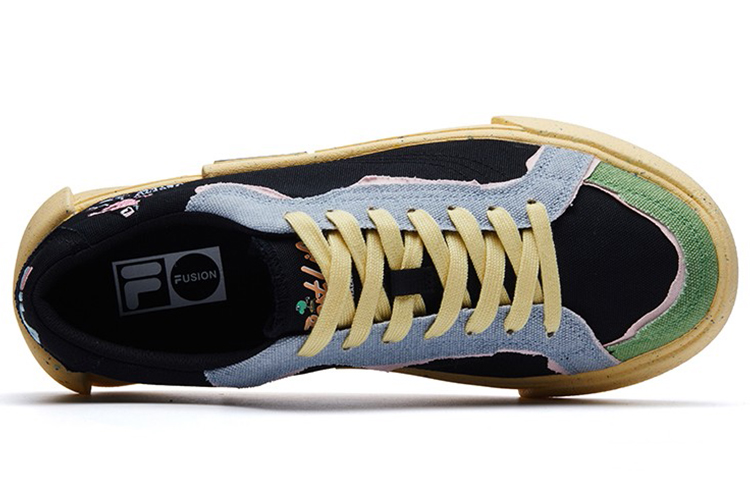 Shop FILA FUSION × Jeremyville ブラック T12M135104FBG