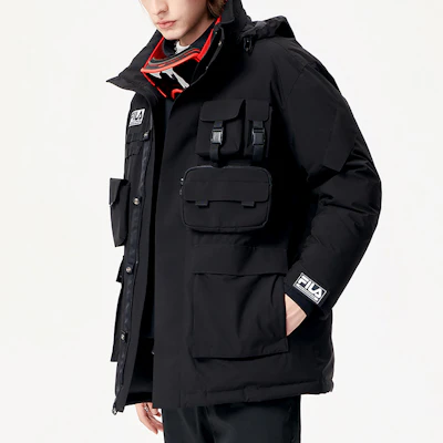 FILA Fusion x White Mountaineering 男款黑色可拆卸口袋羽絨外套 T11M147908F-BK Shop FILA Fusion x White Mountaineering 男款黑色可拆卸口袋羽絨外套 T11M147908F-BK