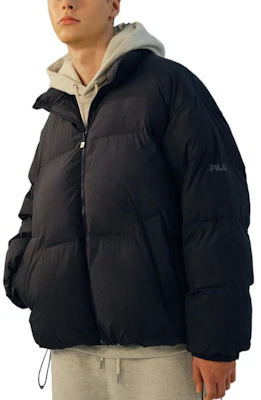 FILA FW22 黑色高领拉链夹克带简约标志补丁 男女休闲服 FE2DJE6101X-BLK Purchase FILA FW22 黑色高领拉链夹克带简约标志补丁 男女休闲服 FE2DJE6101X-BLK