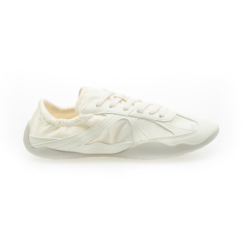 Shop FILA GLIO 運動鞋 純白面罩款 FS261OD03X030-260