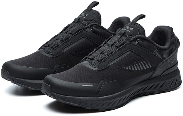 FILA Heritage Sepatu Low-Top Hitam A12M142213FBA Lookbook FILA Heritage Sepatu Low-Top Hitam A12M142213FBA