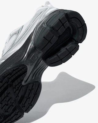 Fila Interrun V2 Black/Black/Silver 11001RM02964H010 Cheap Fila Interrun V2 Black/Black/Silver 11001RM02964H010