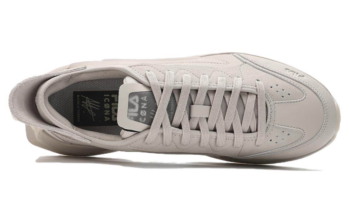 Lookbook FILA KM Low "シルバーグレー" F12M413105FOG