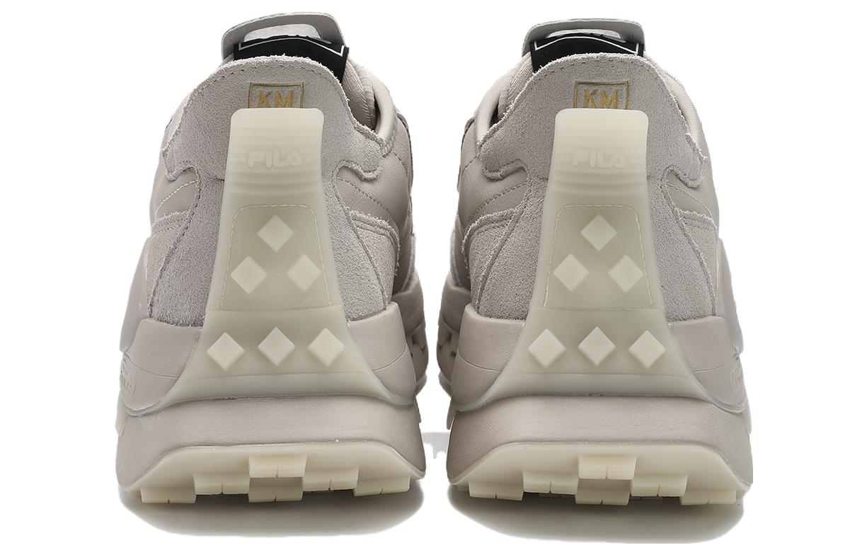 Shop FILA KM Low "シルバーグレー" F12M413105FOG