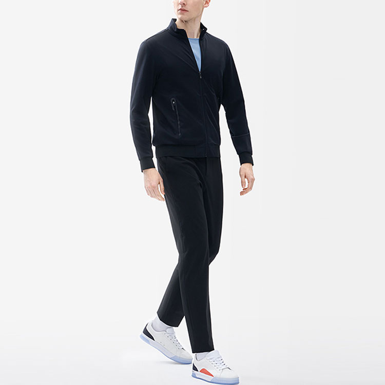 Shop FILA 轻便纯黑休闲立领拉链夹克 F11M222501F-BK