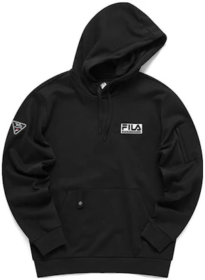 FILA 刺繡LOGO深黑色套頭衫 T11M117210F-BK Lookbook FILA 刺繡LOGO深黑色套頭衫 T11M117210F-BK