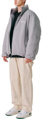 휠라 로고 자수 스탠드 칼라 재킷 그레이 FS2DJE4601X-LGY Sizing 휠라 로고 자수 스탠드 칼라 재킷 그레이 FS2DJE4601X-LGY