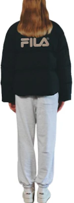 FILA Jaket Puffer Lengan Panjang Logo Cetak Unisex Hitam. FE2DJE6105X-BLK Details for FILA Jaket Puffer Lengan Panjang Logo Cetak Unisex Hitam. FE2DJE6105X-BLK