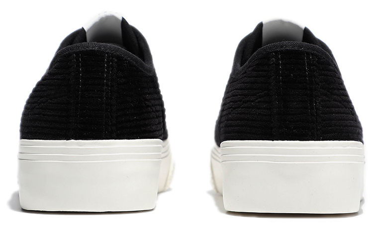 Purchase FILA Lage Canvas Sneakers ''Zwart'' 1XM01681D_001